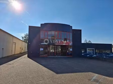 vente commerce 590 m²