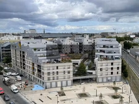 location bureaux 104 m² à 1 244 m²