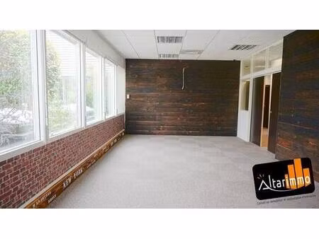location bureaux 166 m² à 284 m²
