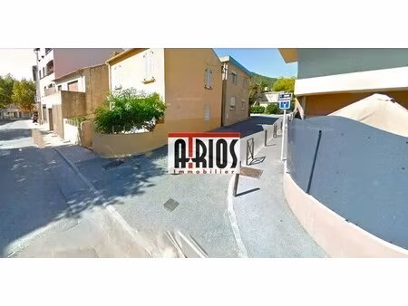 location commerce carqueiranne 83320 49m²