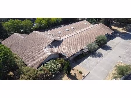 vente commerce 1 067 m²