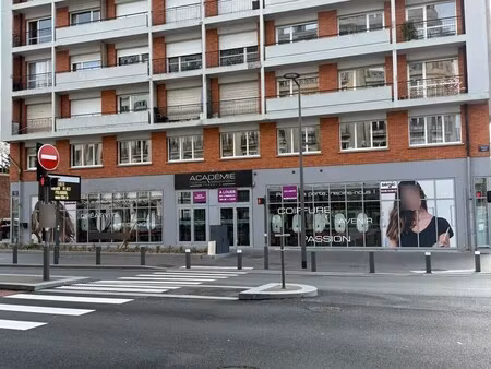 location commerce 370 m²