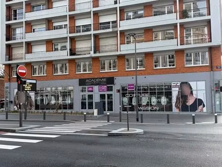 location commerce lille 59800 370m²