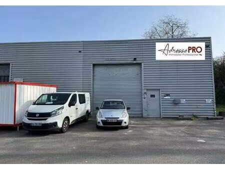 location local d'activités 165 m²