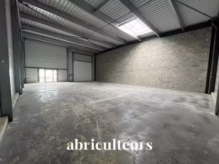 location commerce mainvilliers 28300 210m²