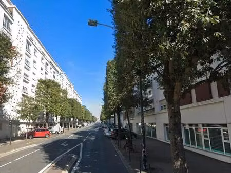 location commerce 172 m²