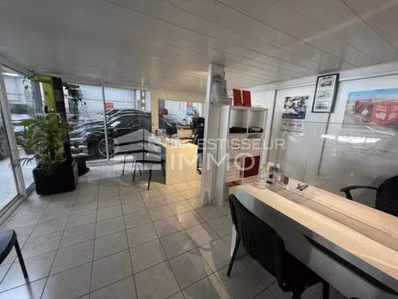 vente commerce 904 m²