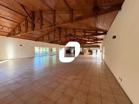 location commerce saint caprais de bordeaux 33880 330m²