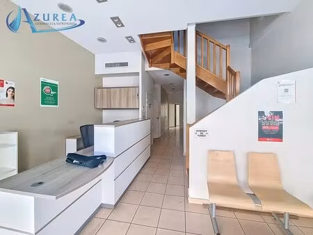 location commerce saint laurent du var 06700 102m²