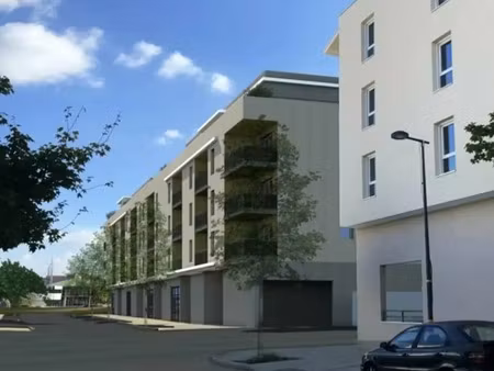 vente commerce villefontaine 38090 123m²