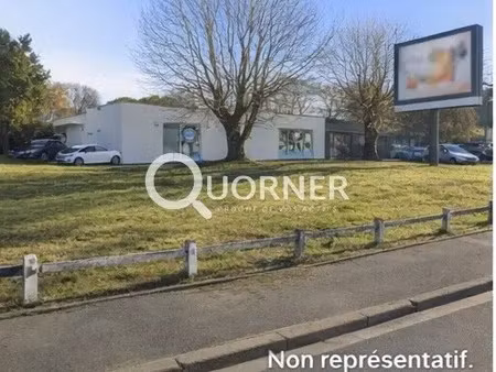 location commerce 200 m²