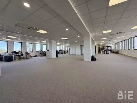 location bureaux 300 m² à 600 m²
