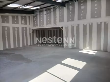 location commerce 110 m²