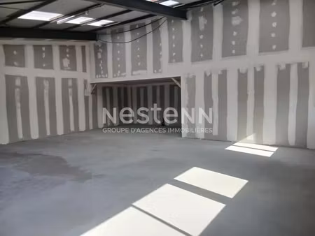 location commerce auray 56400 110m²