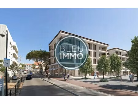 location commerce 377 m²