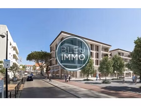 location commerce cagnes-sur-mer 06800 377m²
