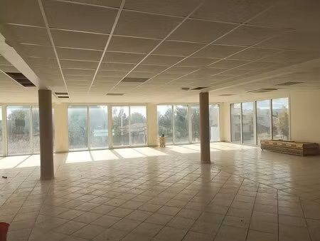vente commerce 876 m²