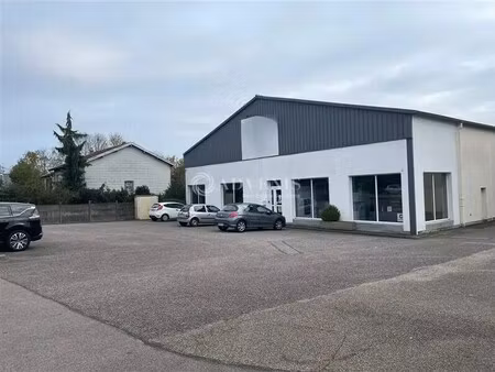 vente commerce 1 000 m²