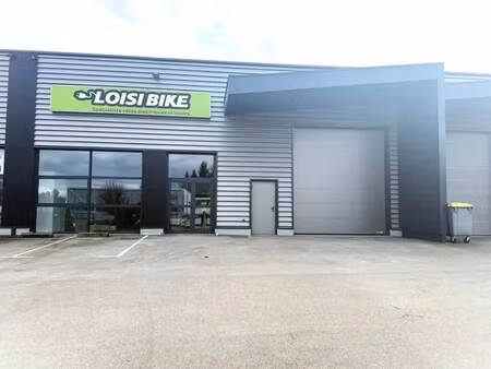 location commerce franois 25770 520m²