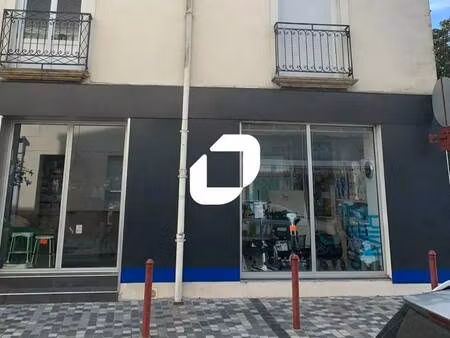 location commerce 74 m²