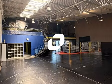 location commerce pessac 33600 450m²