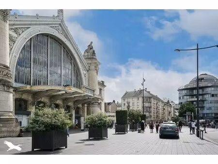 location commerce 63 m²