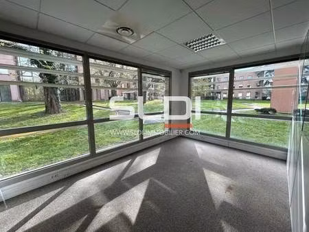 location bureaux 188 m² à 902 m²