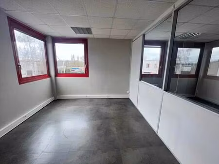 location bureaux 167 m² à 605 m²