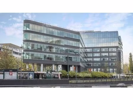 location bureaux 330 m² à 1 242 m²