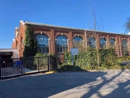 location bureaux 68 m² à 2 565 m²