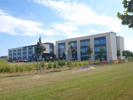 location bureaux 24 m² à 721 m²