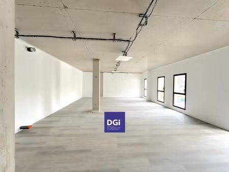 location bureaux 114 m²