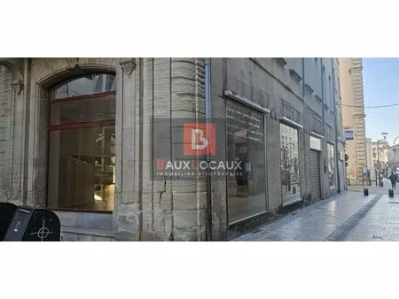 location commerce 288 m²