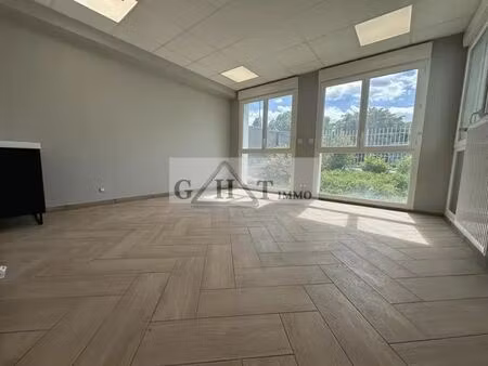 location commerce creteil 94000 80m²
