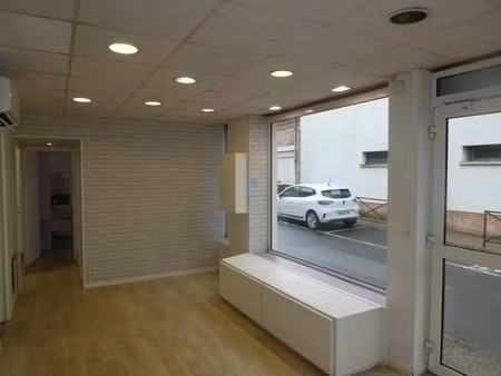 location commerce 49 m²