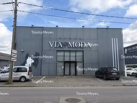 location commerce rennes 35000 1700m²