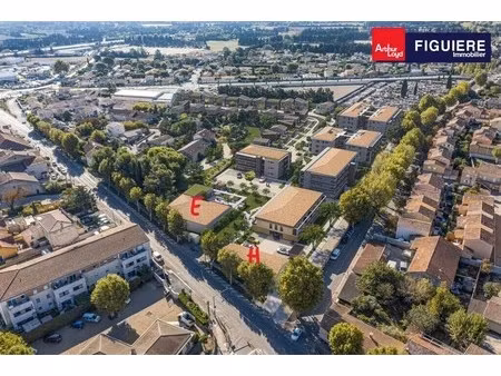 vente commerce 90 m² à 565 m²