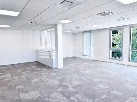 vente bureaux 54 m² à 789 m²