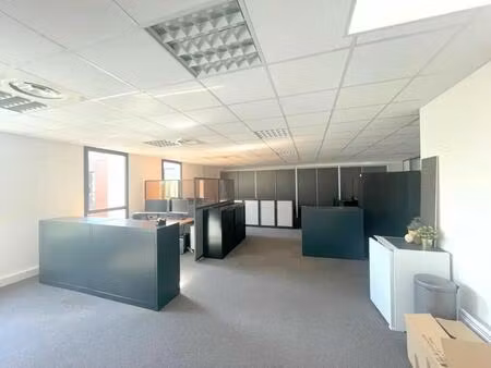 location bureaux 145 m²