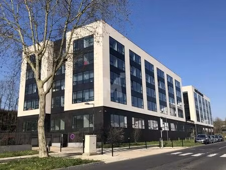 location bureaux 24 m² à 581 m²
