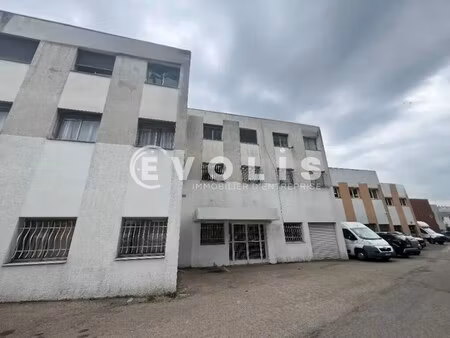 location bureaux 129 m² à 759 m²