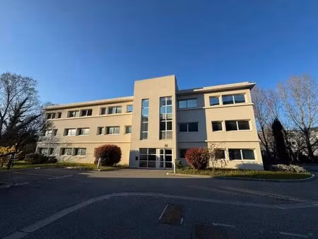 location bureaux 60 m² à 75 m²