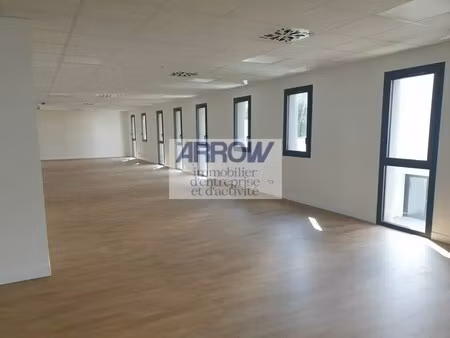 location bureaux 305 m²
