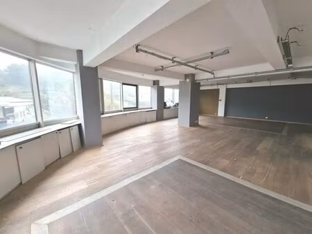 location bureaux 140 m²