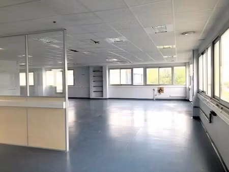 location bureaux 523 m²