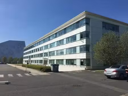 location bureaux 140 m² à 2 201 m²