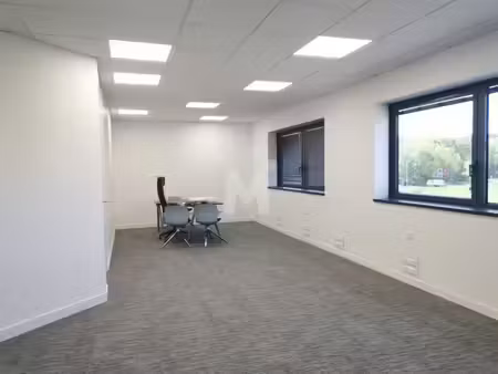 location bureaux 37 m² à 96 m²