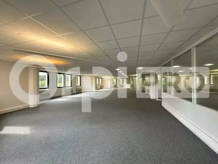 location bureaux 725 m²