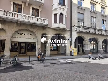 location commerce annecy 74000 60m²