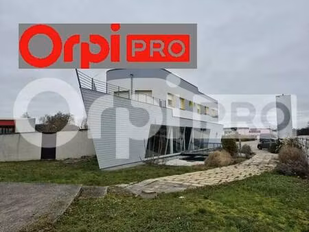 location commerce 375 m²